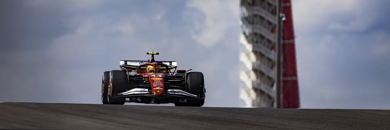 Lewis Hamilton racing in Austin