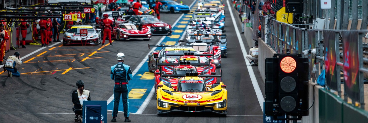 The WEC field in the pit lane