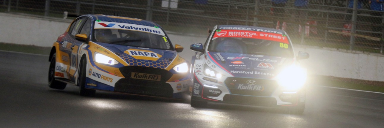 Ash Sutton and Tom Ingram battle in BTCC at Silverstone