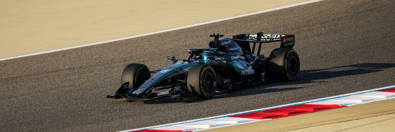 George Russell on track setting the fastest lap of F1 pre-season testing in Bahrain