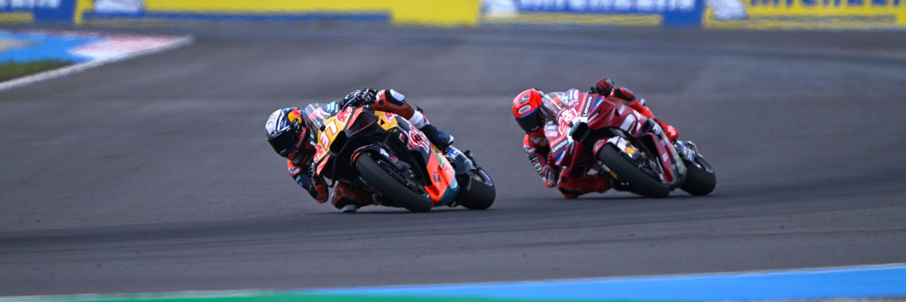 Pedro Acosta and Marc Marquez on track in the 2026 MotoGP Championship