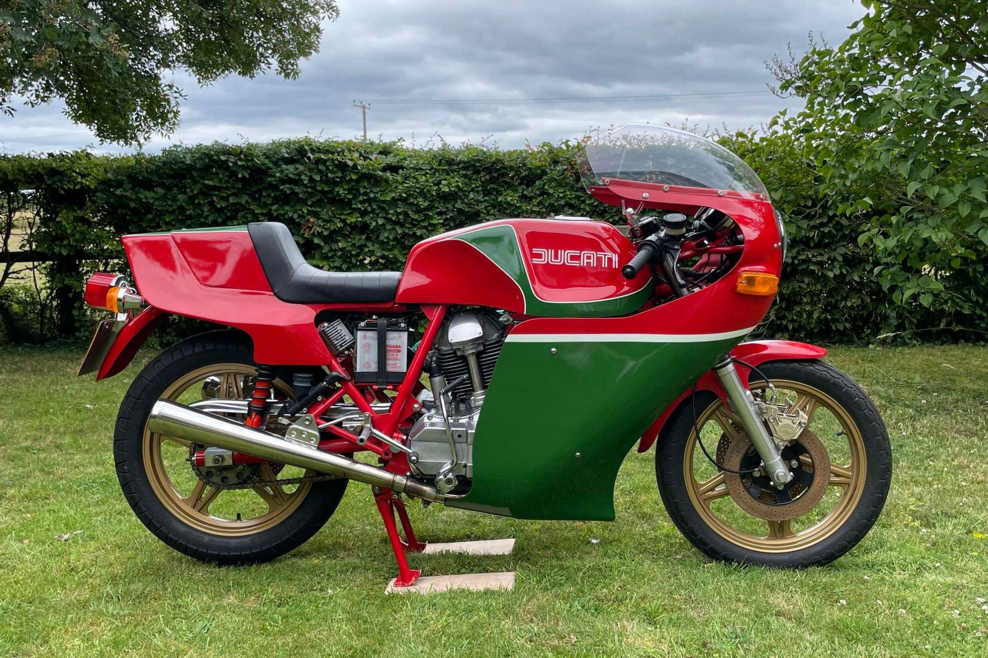 Ducati Hailwood replica 2000x1333