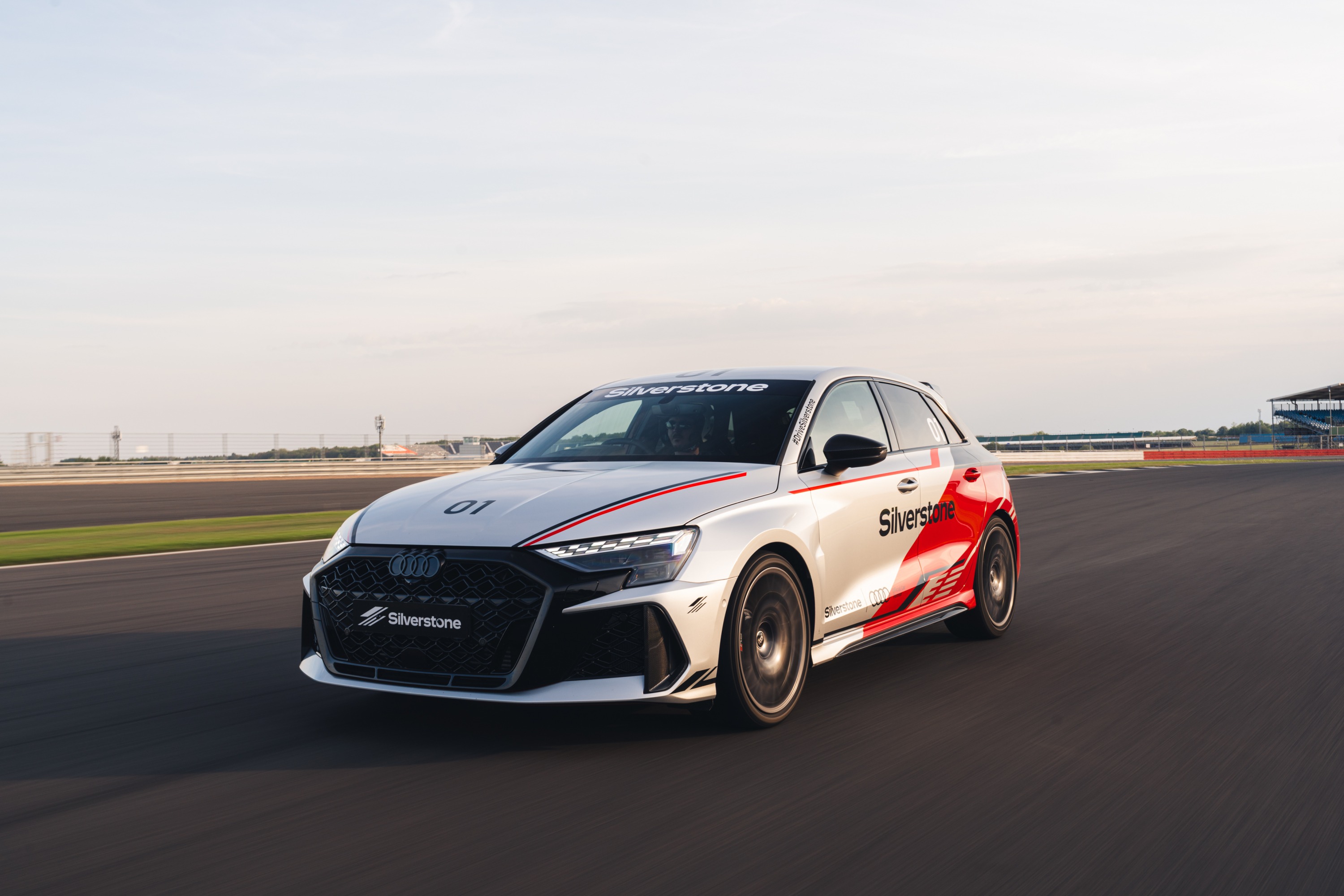 HOODPIN _ SILVERSTONE _ RS3_ONTRACK_18 (1).JPG