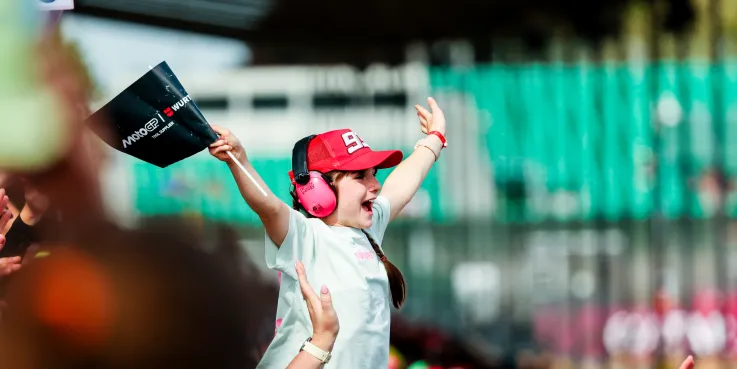 child in grandstand